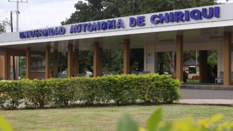 Estudiantes de Enfermería de la Unachi enfrentan difícil situación