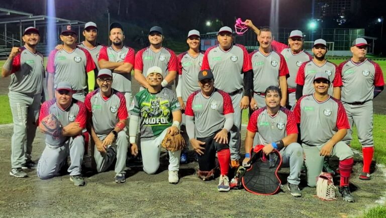 Periodistas disputarán final de la Liga Empresarial de Softbol