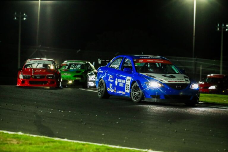 Óscar Terán afina su Mazda 6 para la cuarta fecha del campeonato nacional
