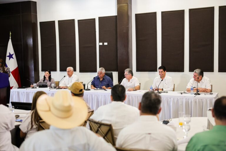 Mulino anuncia inicio del plan Mi Primer Empleo Agro y el arranque del CEAGRO