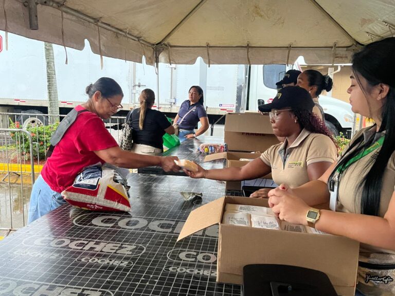 Más de 8,000 personas se benefician de Mega Feria del IMA en Juan Díaz pese a la lluvia