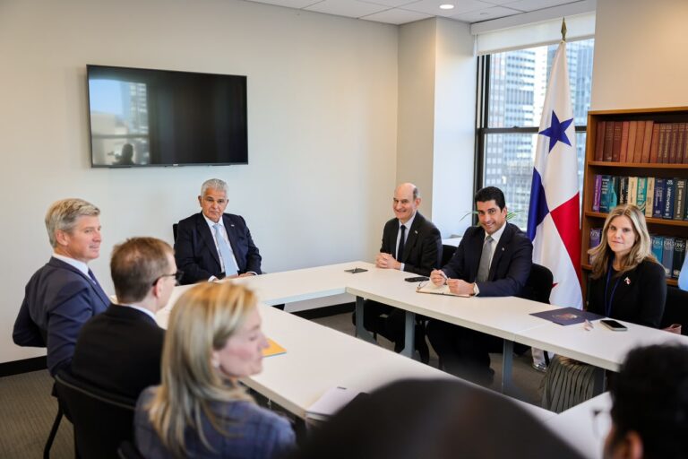 Blackstone y SSA Marine muestran interés en nuevas inversiones en Panamá, tras reunión con el presidente Mulino